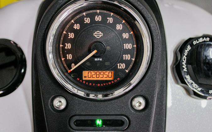 2016 Harley-Davidson DYNA STREET BOB