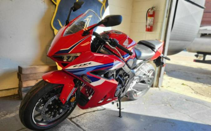 2026 Honda CBR650R E-Clutch