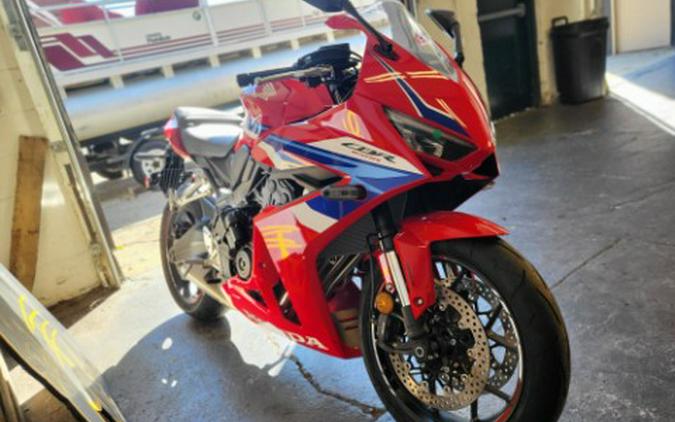 2026 Honda CBR650R E-Clutch