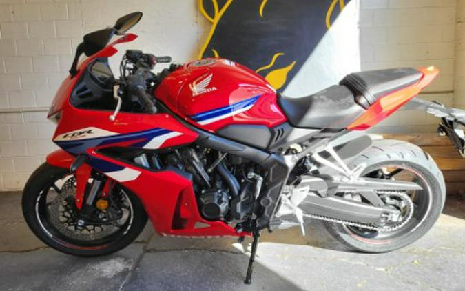 2026 Honda CBR650R E-Clutch