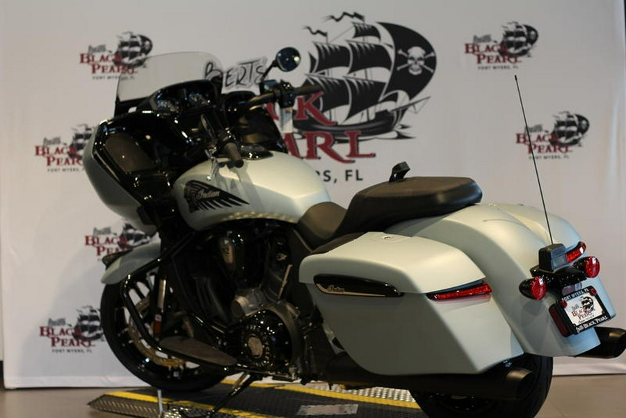 2025 Indian Motorcycle® CHALLENGER DARK HORSE 112 RA