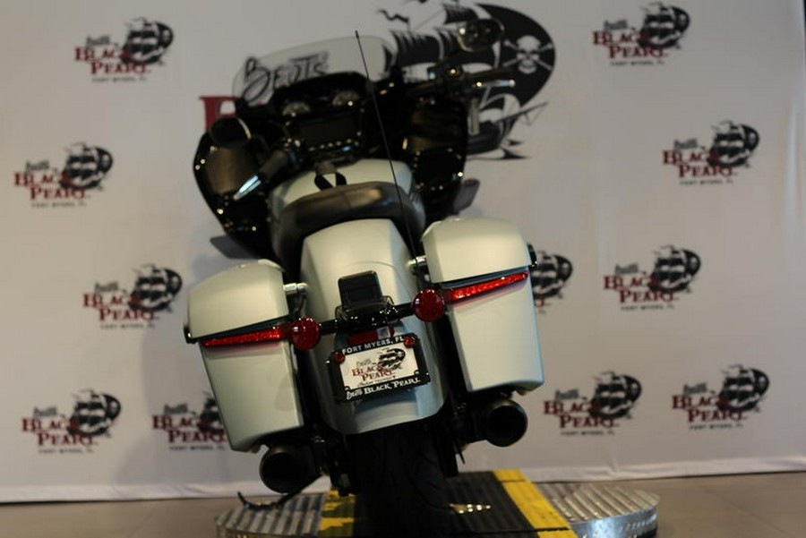 2025 Indian Motorcycle® CHALLENGER DARK HORSE 112 RA