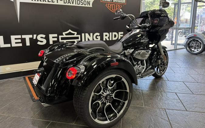 2026 Harley-Davidson® Road Glide 3 Vivid Black