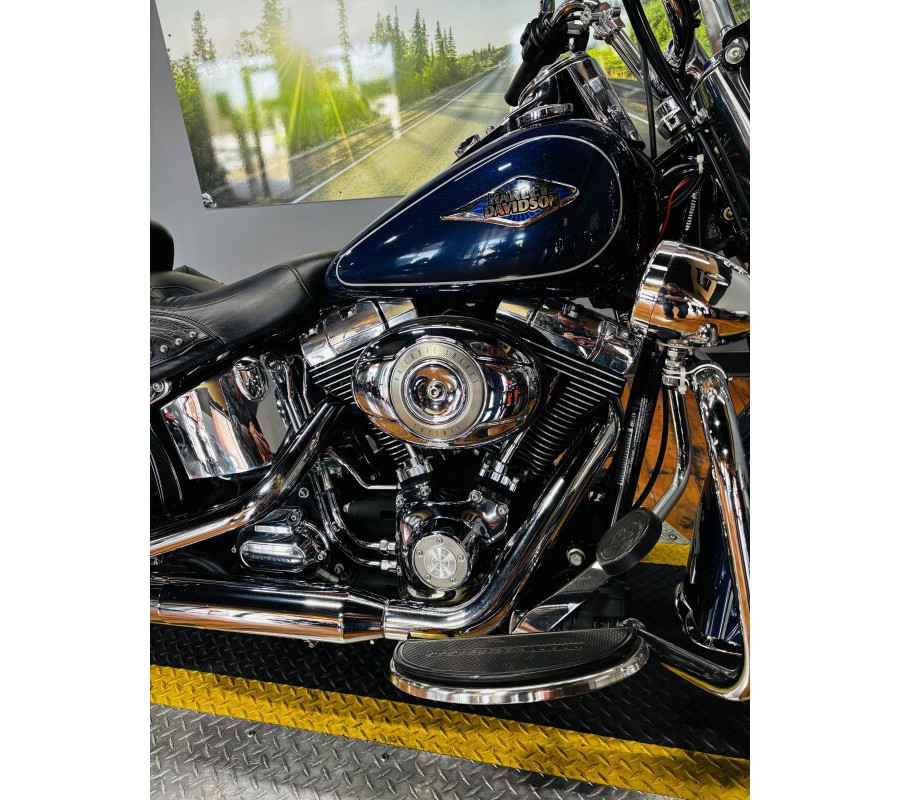 2011 Harley-Davidson® Heritage Softail® Classic MERLOT/V BLK W/PINSTRIPE