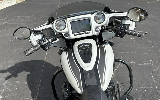 2024 Indian Chieftain Dark Horse W/Powerband Audio Pkg Ghost White Metallic Smoke Wit