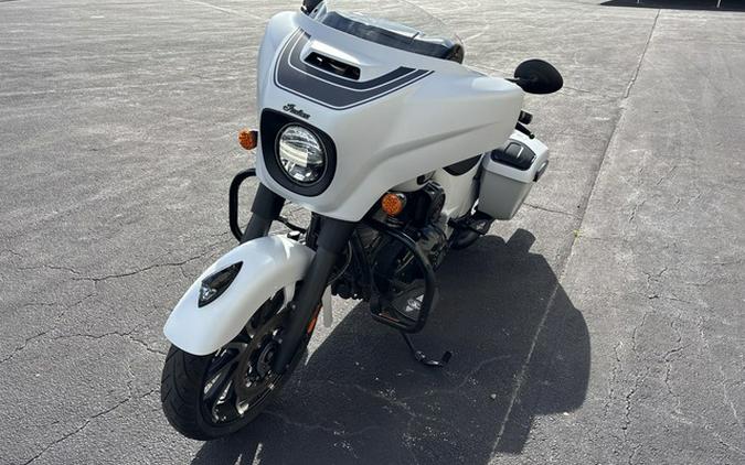 2024 Indian Chieftain Dark Horse W/Powerband Audio Pkg Ghost White Metallic Smoke Wit
