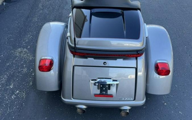 2017 Harley-Davidson Trike FLHTCUTG - Tri Glide Ultra