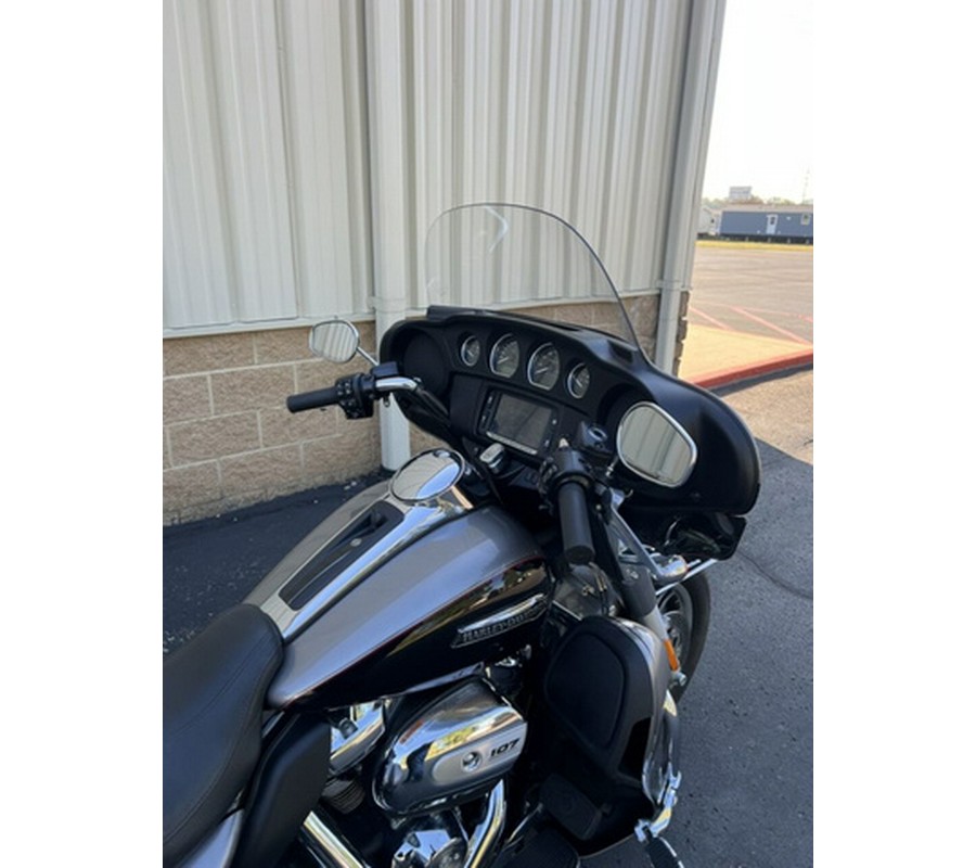 2017 Harley-Davidson Trike FLHTCUTG - Tri Glide Ultra