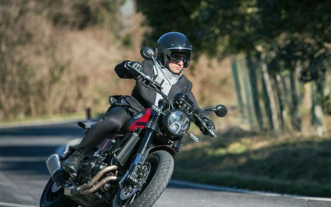 2022 Benelli Leoncino