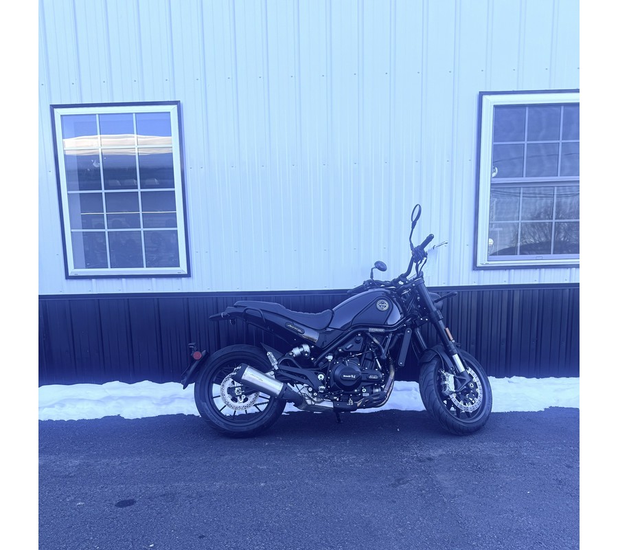 2022 Benelli Leoncino