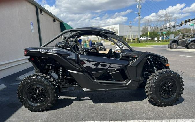 2026 Can-Am Maverick X3 X Ds Turbo RR Triple Black_4.5 In
