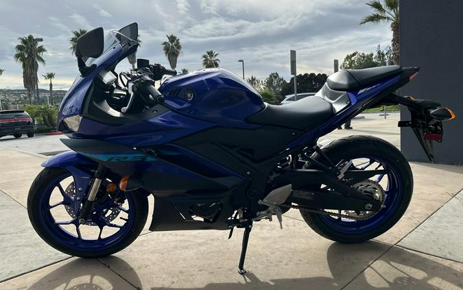 2024 YAMAHA YZF-R3 ABS