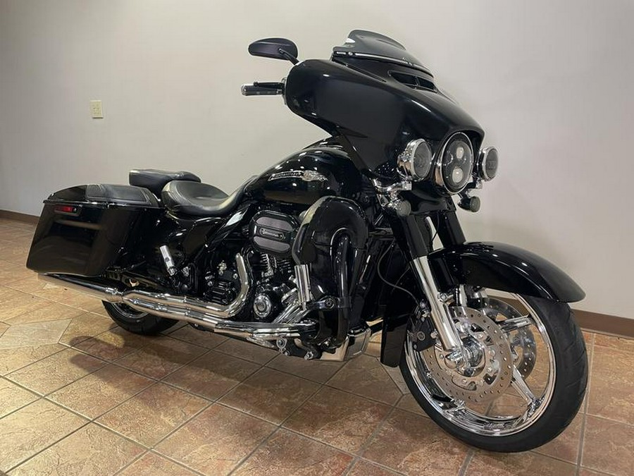 2015 Harley-Davidson® FLHXSE - CVO™ Street Glide®