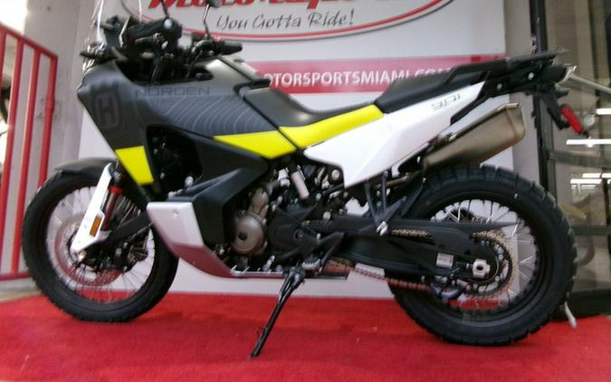 2023 Husqvarna Norden 901