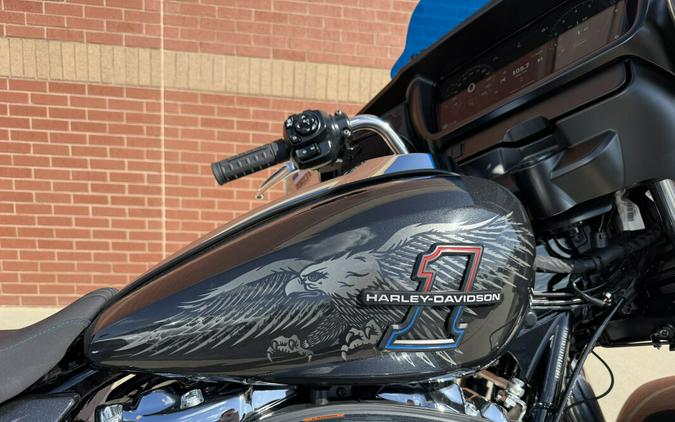 2026 Harley-Davidson® Street Glide® Midnight Ember Chrome Trim