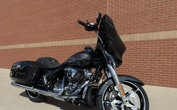 2026 Harley-Davidson® Street Glide® Midnight Ember Chrome Trim