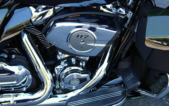 2026 Harley-Davidson® Street Glide 3 Limited OLIV STL MTL/BLK W/ PINSTRI