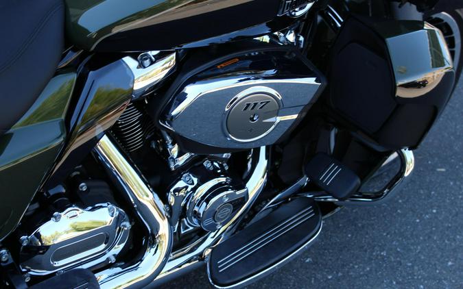 2026 Harley-Davidson® Street Glide 3 Limited OLIV STL MTL/BLK W/ PINSTRI