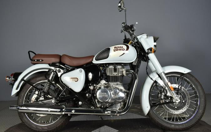 2022 Royal Enfield Classic 350 Review (17 Fast Facts)