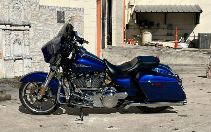 2017 Harley-Davidson® FLHXS - Street Glide® Special