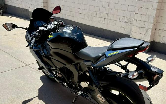 2022 Kawasaki Ninja® ZX™-6R Metallic Matte Twilight Blue/Metallic Diablo Black