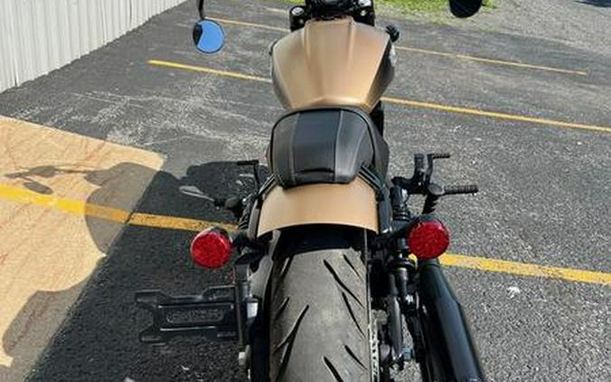 2019 Indian Scout Bobber vs. Triumph Bonneville Bobber Black: Comparison Review