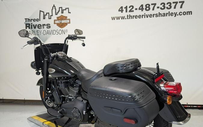 2024 Harley-Davidson® Heritage Classic Vivid Black - Black Finish