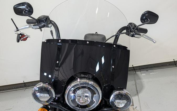 2024 Harley-Davidson® Heritage Classic Vivid Black - Black Finish