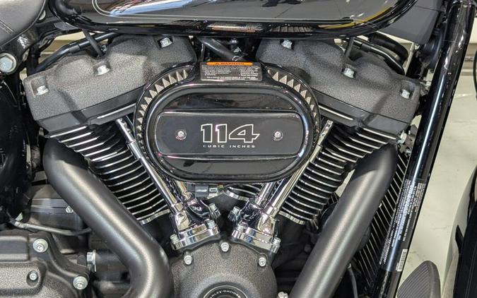 2024 Harley-Davidson® Heritage Classic Vivid Black - Black Finish