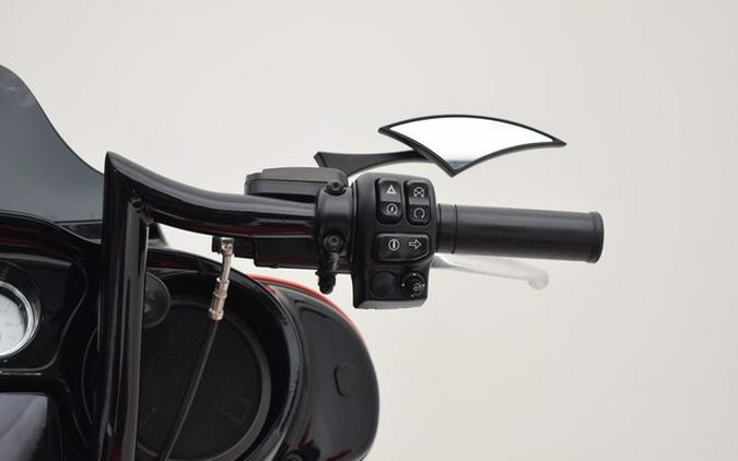 2017 Harley-Davidson FLHXS - Street Glide Special