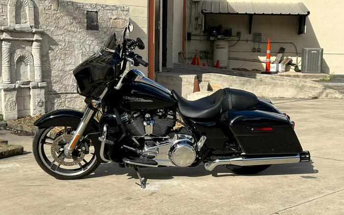 2017 Harley-Davidson® FLHXS - Street Glide® Special