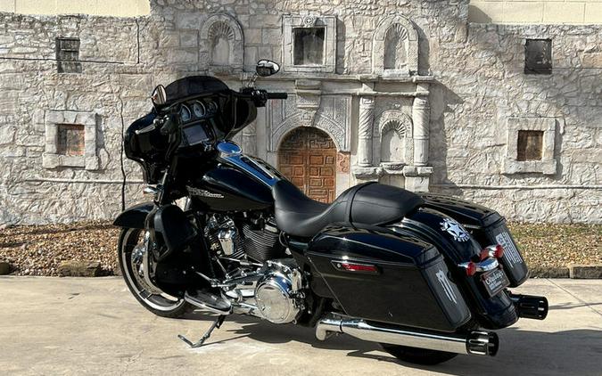 2017 Harley-Davidson® FLHXS - Street Glide® Special