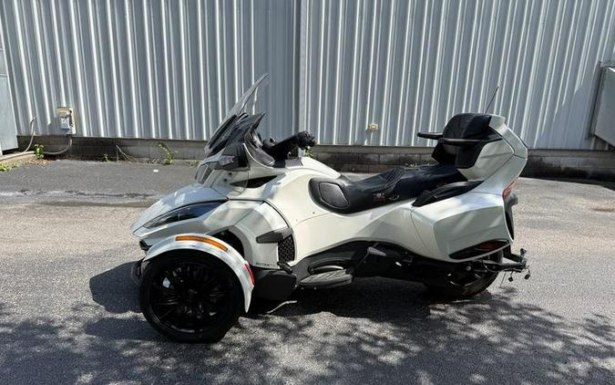 2018 Can-Am® Spyder® RT Limited Dark