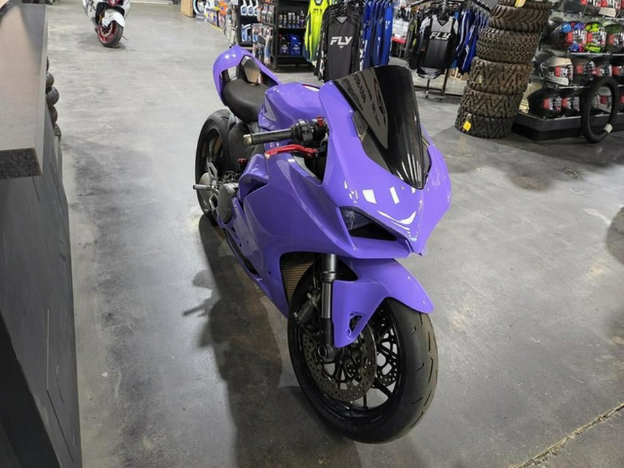 2022 Ducati Panigale V2 Ducati Red V2