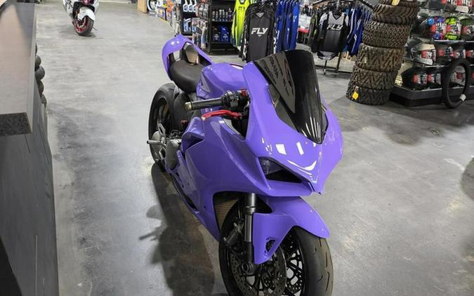 2022 Ducati Panigale V2 Ducati Red V2