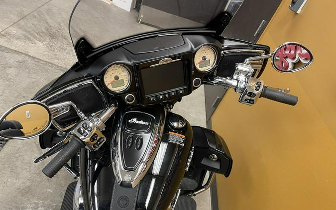 2019 Indian Motorcycle® Roadmaster® Thunder Black