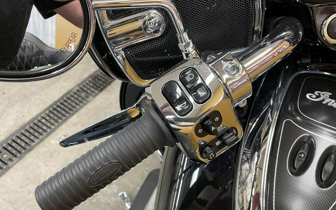 2019 Indian Motorcycle® Roadmaster® Thunder Black