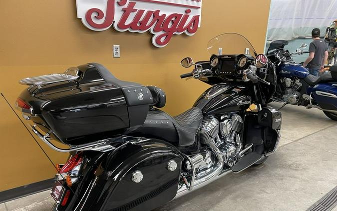 2019 Indian Motorcycle® Roadmaster® Thunder Black