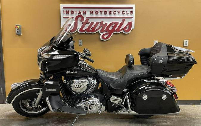 2019 Indian Motorcycle® Roadmaster® Thunder Black