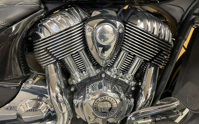 2019 Indian Motorcycle® Roadmaster® Thunder Black