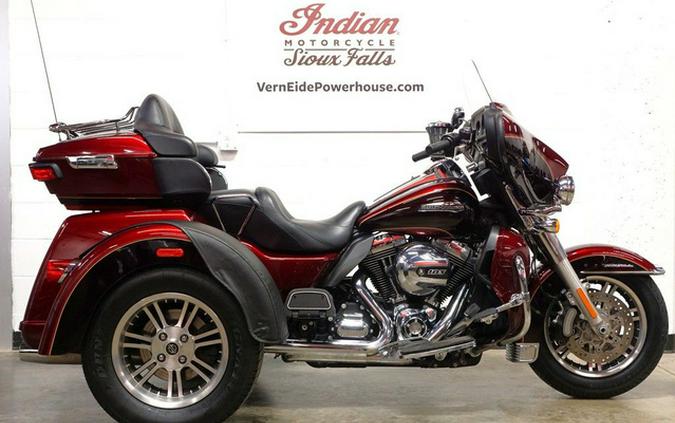 2015 Harley-Davidson FLHTCUTG - Tri-Glide Ultra