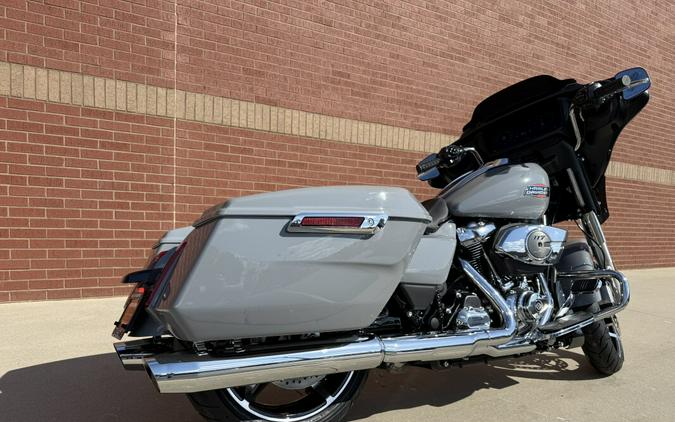 2026 Harley-Davidson® Street Glide® Dark Billiard Gray Chrome Trim