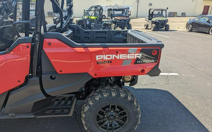 2023 Honda PIONEER 1000-6 DELUXE CREW