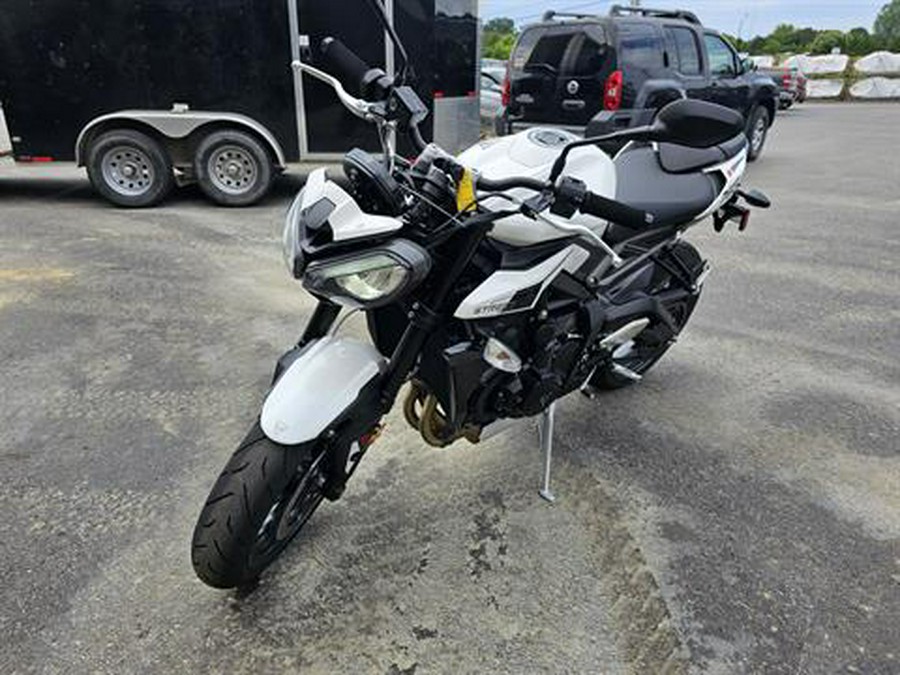 2024 Triumph Street Triple 765 R