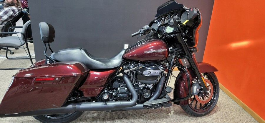 2018 Harley-Davidson® Street Glide® Special Billiard Burgundy