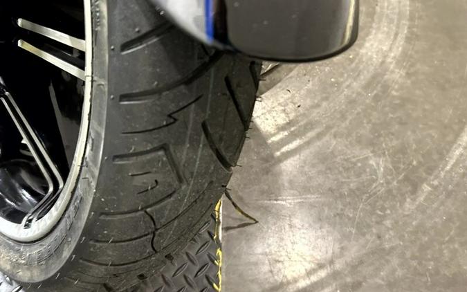 Harley-Davidson® Ultra Limited 2021 FLHTK 622402B GAUNT GRY MET/VIV BK W/12 D