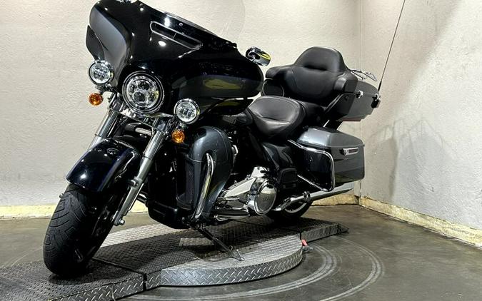 Harley-Davidson® Ultra Limited 2021 FLHTK 622402B GAUNT GRY MET/VIV BK W/12 D