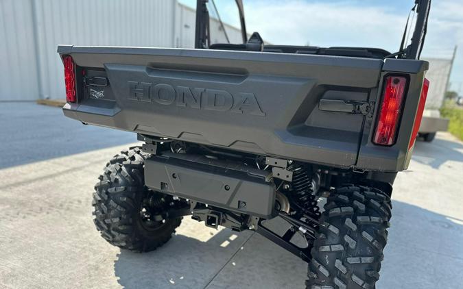2026 Honda Pioneer 1000 Deluxe