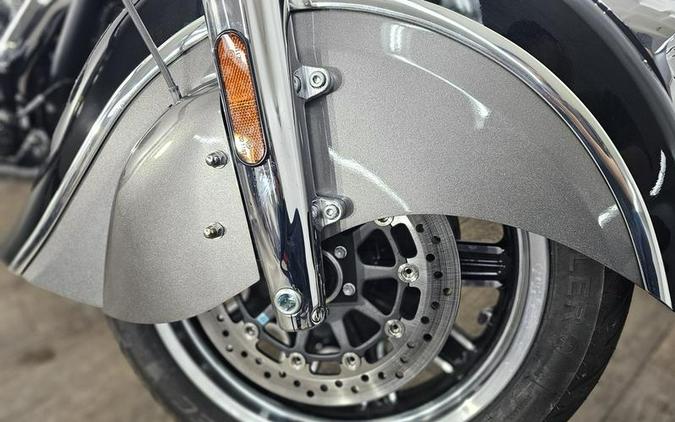 2025 Indian Motorcycle® Springfield® Black Metallic/Heavy Metallic