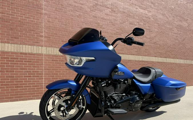 2026 Harley-Davidson® Road Glide® Aurora Blue Denim Black Trim